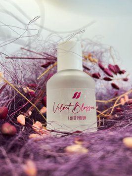 Жіноча парфумована вода Velvet Blossom Farmasi 1001789 1001789 фото
