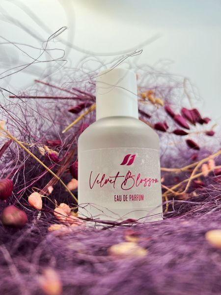 Жіноча парфумована вода Velvet Blossom Farmasi 1001789 1001789 фото